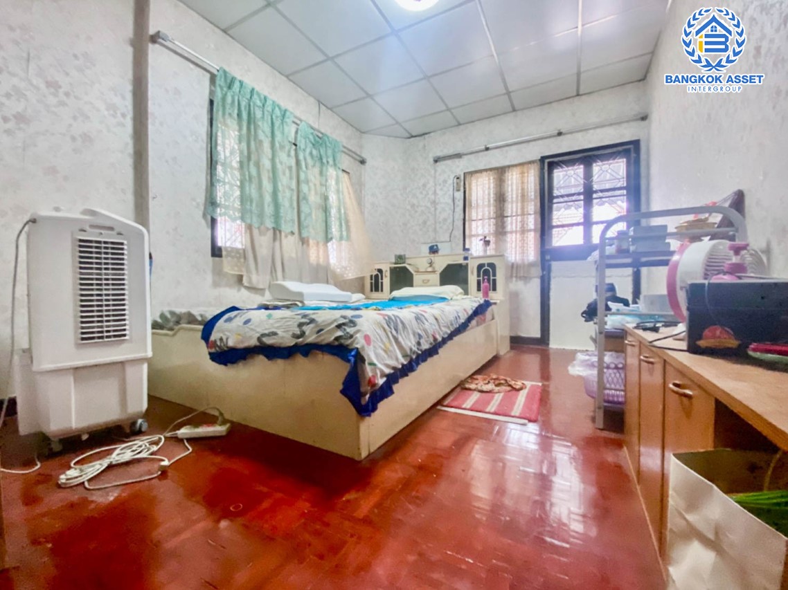 *****ทาวน์เฮ้าส์มือสอง ม.บดินทรรักษา2 คู้บอน เนื้อที่กว้าง 23.70 ตร.ว. ฟังก์ชัน 3 ห้องนอน 2 ห้องน้ำ 1 ที่จอดรถ ภายในสภาพสวย พร้อมเข้าอยู่ โครงการตั้งบนทำเลดี เชื่อมต่อถนนคู้บอน ใกล้รถไฟฟ้าสายสีเขียว "สถานีวัดพระศรีมหาธาตุ" และจุดขึ้นทางด่วน "จตุโชติ" จองเลย